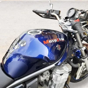 Nálepka logo MotoZem bílá Nízká Cena