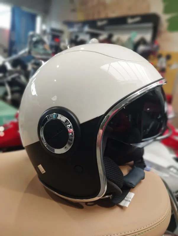 Výprodej Přilba VESPA VJ bílá/černá lesklá