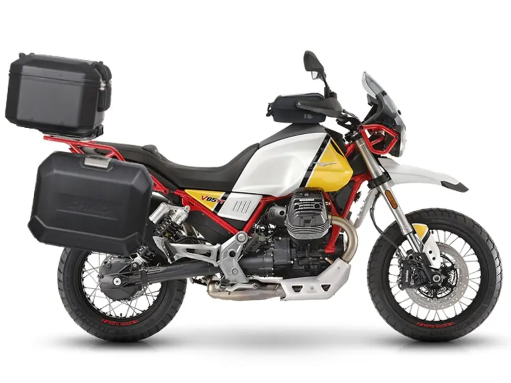 Cenová Bomba Kompletní sada černých hliníkových kufrů SHAD TERRA BLACK, 37L topcase 36L/47L boční kufry, včetně montážní sady a plotny SHAD MOTO GUZZI V 85 TT