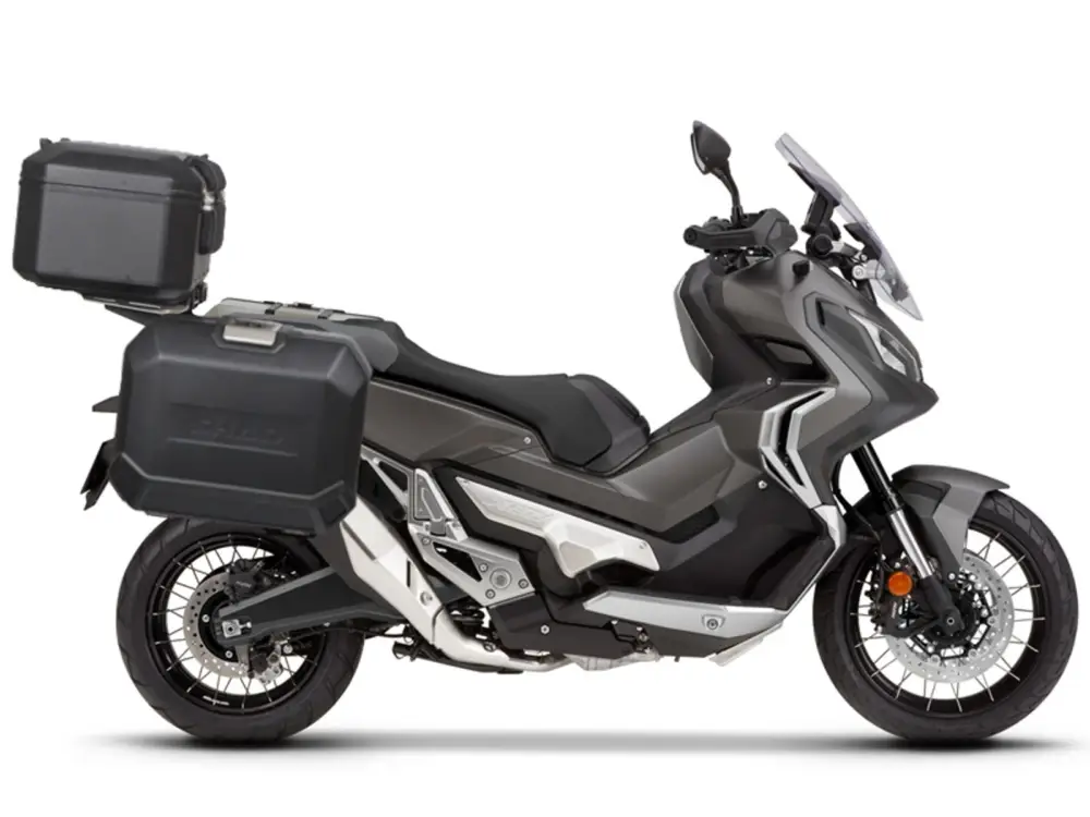 Kompletní sada černých hliníkových kufrů SHAD TERRA BLACK, 37L topcase 47L/47L boční kufry, včetně montážní sady a plotny SHAD HONDA X-ADV 750 Cenová Bomba