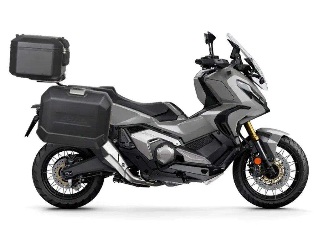 Kompletní sada černých hliníkových kufrů SHAD TERRA BLACK, 37L topcase 36L/36L boční kufry, včetně montážní sady a plotny SHAD HONDA X-ADV 750 Finální Výprodej