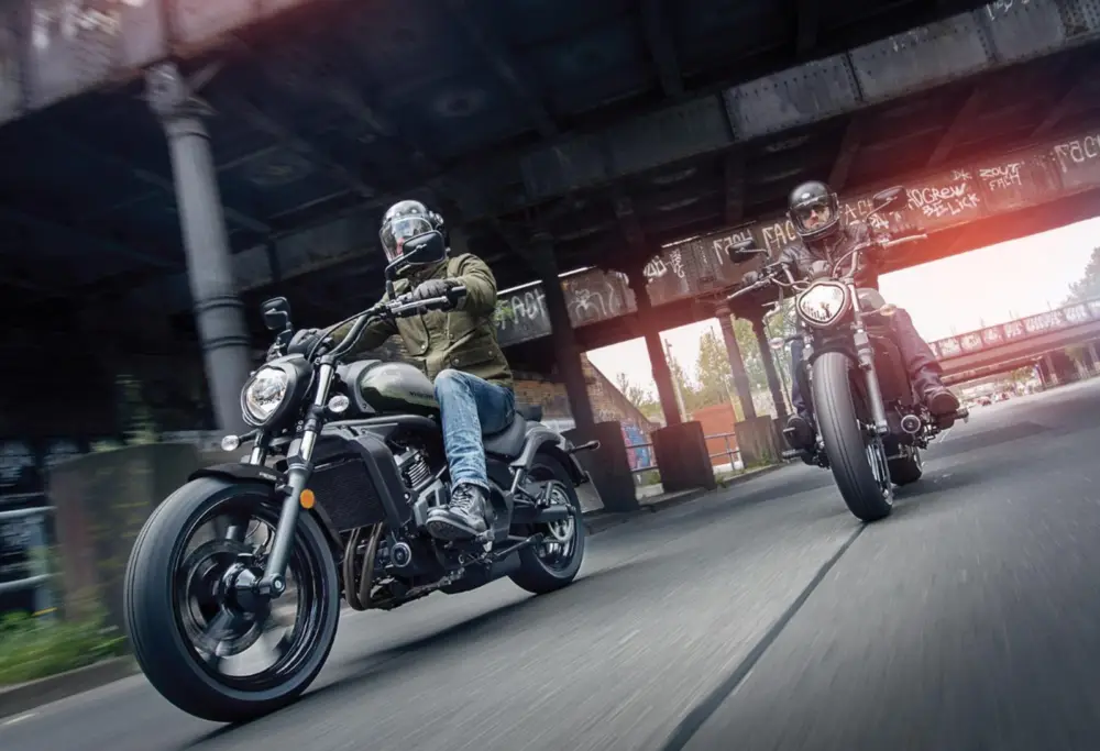 Expresní Doručení KAWASAKI VULCAN S ABS MY26Metallic Flat Spark Black