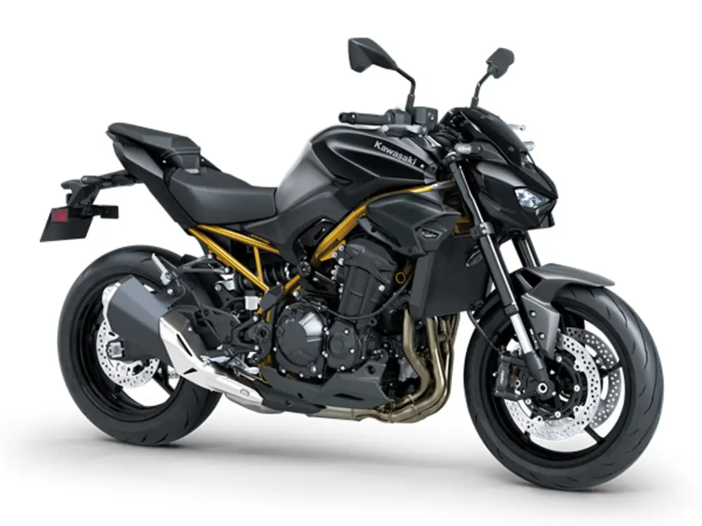 Originální KAWASAKI Z900(70kW) MY26 Metallic Matte Graphenesteel Gray / Metallic Flat Spark Black+výfuk SC PROJECT za polovinu