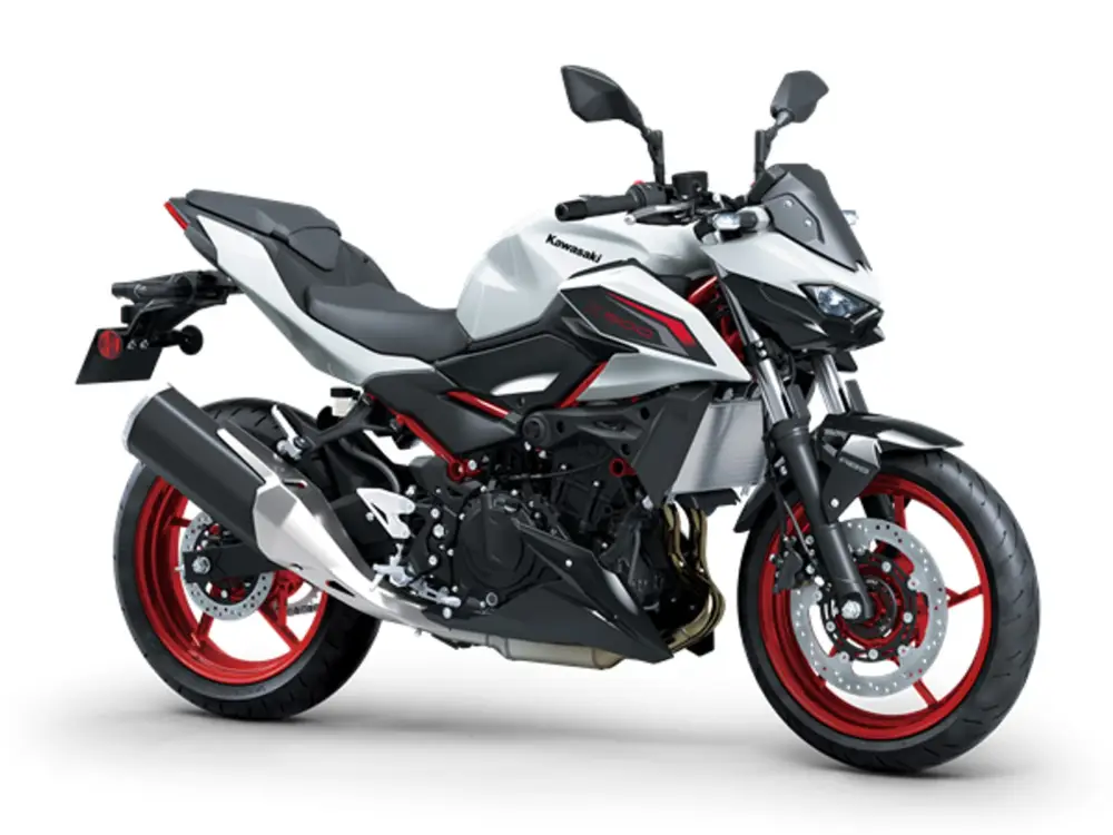 KAWASAKI Z500 SE MY26Pearl Blizzard White / Ebony Nízká Cena