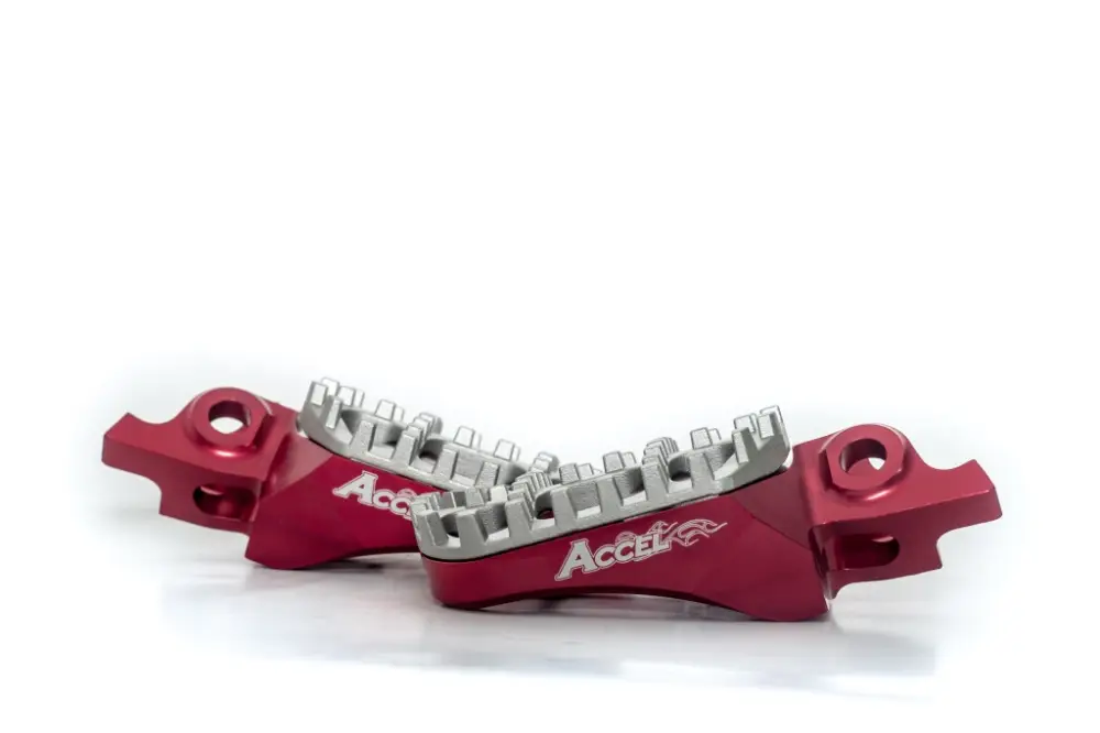 ACCEL stupačky HONDA CRF 250/450R,X 04-17,CRF150R 07-16,CR125/250 02-07,hliník 7075,barva červená,nastavitelná šířka Nejlepší Cena