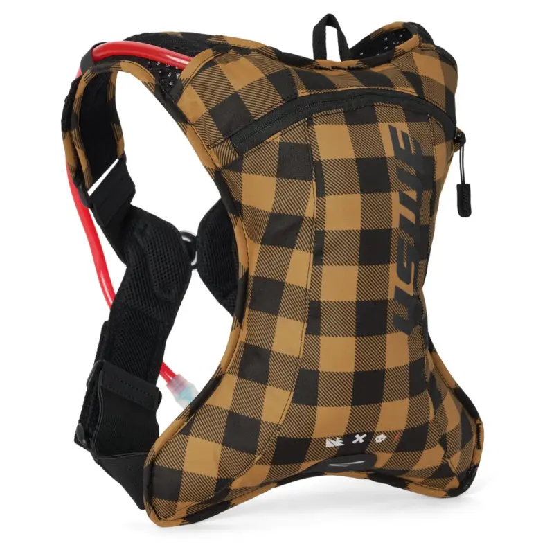 Poslední Šance USWE CAMEL BAG OUTLANDER XC 2 FLANNEL barva černo-hnědá MOTO/kolo objem 1,5L tekutina (2L batoh)